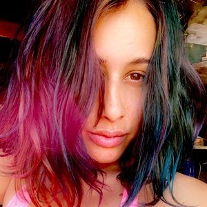 Meet your Posher, Tiara